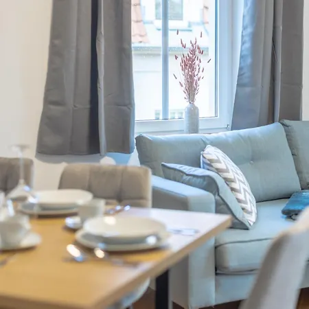 Coview - Design - 2 Schlafzimmer - Küche - Highspeed Wlan Apartment *